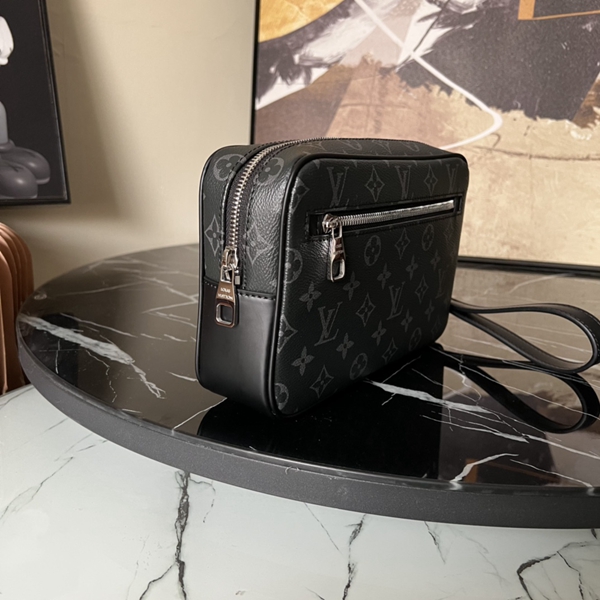 ルイヴィトンバッグ背面デザイン